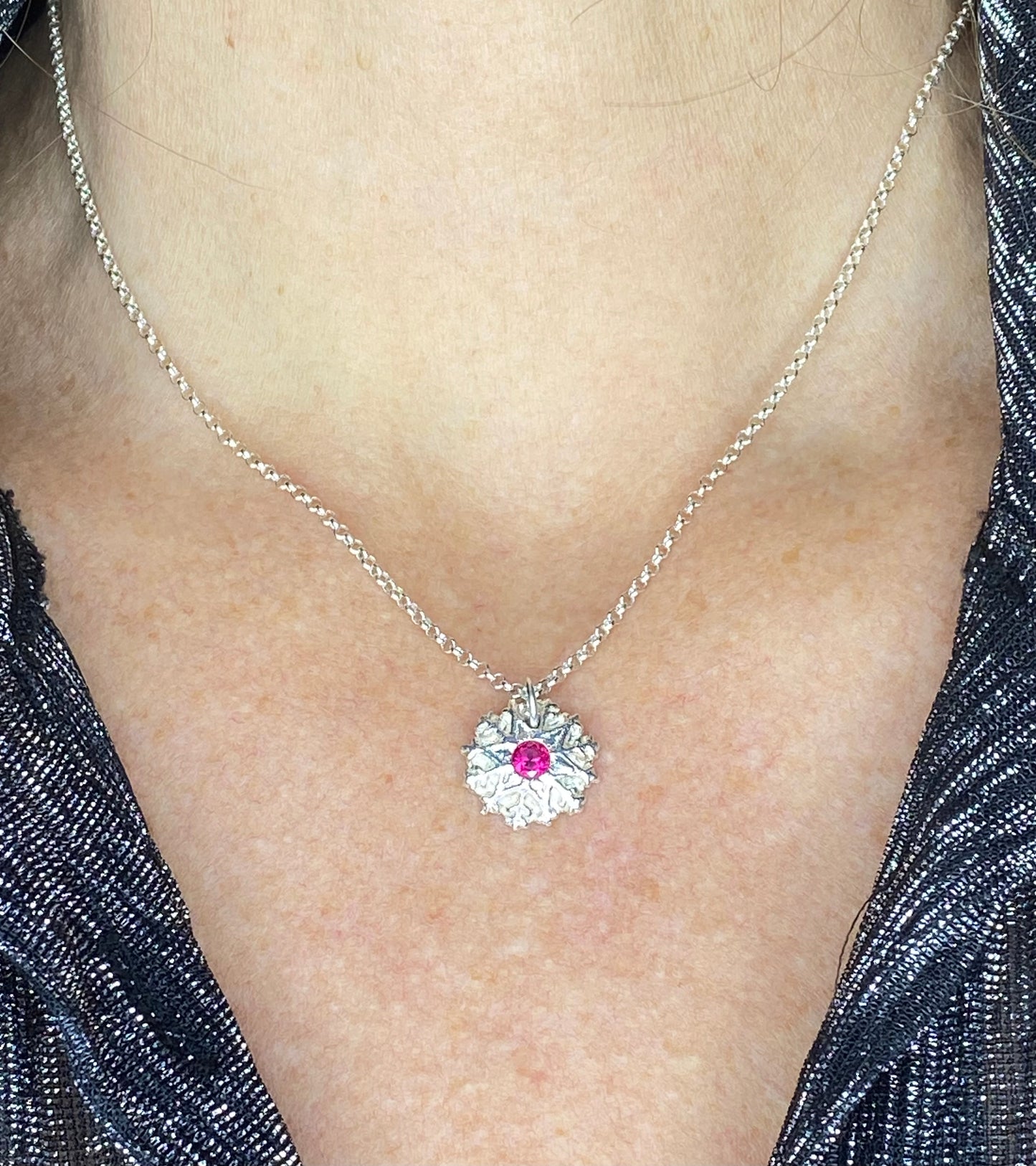 Snowflake Round Necklace - Dark Pink