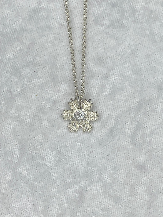 Snowflake Classic Necklace - Clear